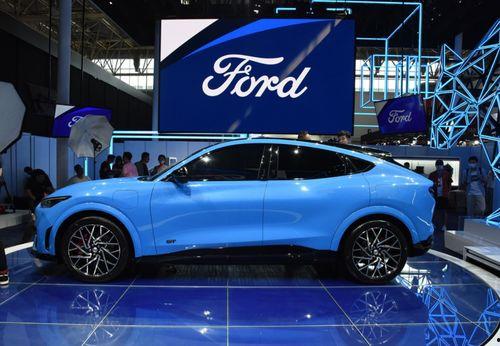 国产野马越野车视频,驰骋山川，尽享自由驰骋之旅