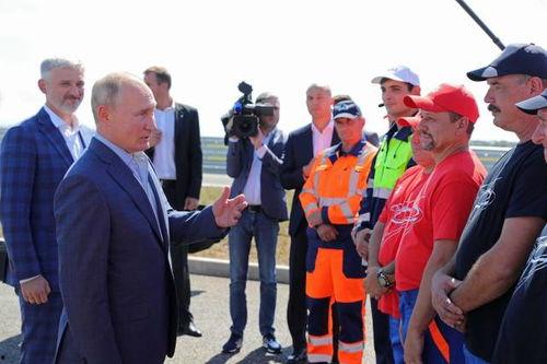 普京开国产豪车视频大全,国产汽车崛起，展现中国制造新风采