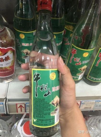 韩国人喝国产白酒视频,口感大揭秘！